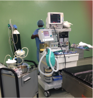 150727_Saint Kitts_Cally Kilduff elective_Joseph N France Hospital_anaesthesia machine