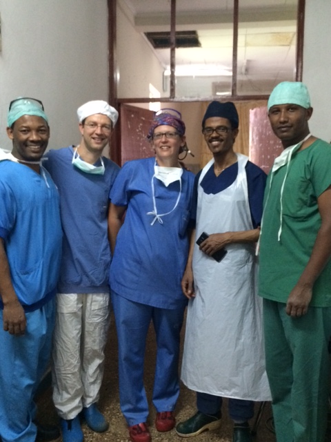 150927_Ethiopia_Tom Weiser_surgeons of Jimma_Sonja middle