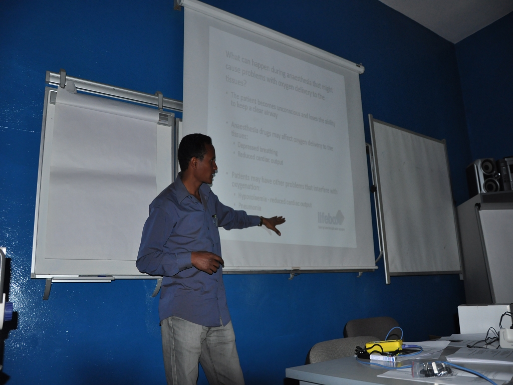 Mr Tekleweini presents on Lifebox